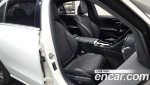 Mercedes-Benz C-Class C300 4MATIC Avantgarde 2024 года из Южной Кореи