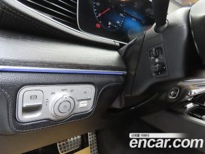 Mercedes-Benz GLS-Class GLS400d 4MATIC 2023 года из Южной Кореи