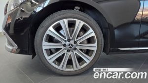 Mercedes-Benz E-Class E350 4MATIC Exclusive 2023 года из Южной Кореи
