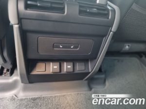 Land Rover Defender 110 P300 X- SE 2023 года из Южной Кореи