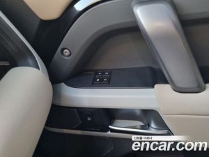 Land Rover Defender 110 P300 X- SE 2023 года из Южной Кореи