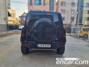 Land Rover Defender 110 P300 X- SE 2023 года из Южной Кореи