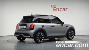 Mini Cooper CLASSIC COMFORT PACK 2023 года из Южной Кореи