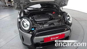 Mini Cooper CLASSIC COMFORT PACK 2023 года из Южной Кореи