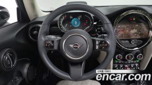 Mini Cooper CLASSIC COMFORT PACK 2023 года из Южной Кореи