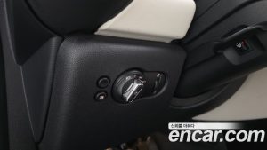 Mini Cooper CLASSIC COMFORT PACK 2023 года из Южной Кореи