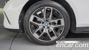BMW 5-Series 520i 2025 года из Южной Кореи
