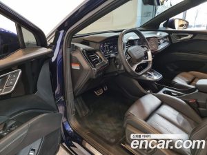 Audi Q4 e-tron 40 Premium Sportback 2023 года из Южной Кореи