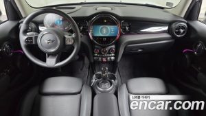 Mini Cooper 5Door CLASSIC 2023 года из Южной Кореи