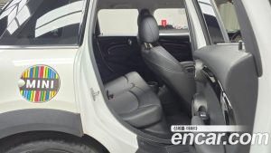 Mini Cooper 5Door CLASSIC 2023 года из Южной Кореи