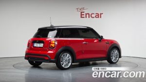 Mini Cooper CLASSIC 2023 года из Южной Кореи