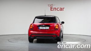 Mini Cooper CLASSIC 2023 года из Южной Кореи