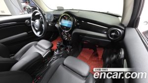 Mini Cooper CLASSIC 2023 года из Южной Кореи