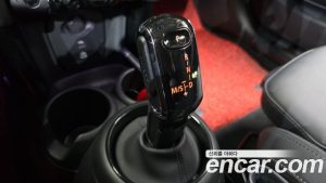 Mini Cooper CLASSIC 2023 года из Южной Кореи