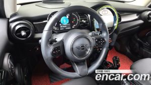 Mini Cooper CLASSIC 2023 года из Южной Кореи