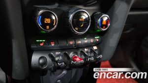 Mini Cooper CLASSIC 2023 года из Южной Кореи