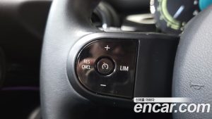 Mini Cooper CLASSIC 2023 года из Южной Кореи