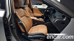 Lexus ES Luxury Plus 2022 года из Южной Кореи