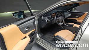 Lexus ES Luxury Plus 2022 года из Южной Кореи