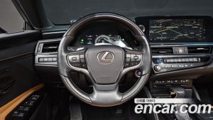 Lexus ES Luxury Plus 2022 года из Южной Кореи