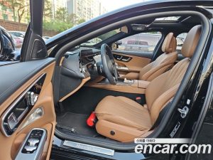 Mercedes-Benz E-Class E300 4MATIC Exclusive 2025 года из Южной Кореи