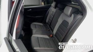 Volkswagen Golf 2.0 GTI 2024 года из Южной Кореи
