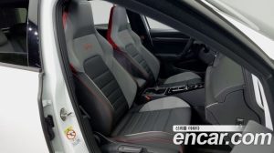Volkswagen Golf 2.0 GTI 2024 года из Южной Кореи
