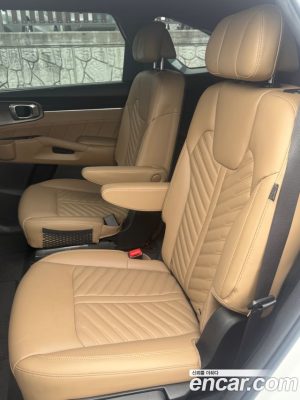 Kia Sorento HEV 1.6 2WD 2024 года из Южной Кореи