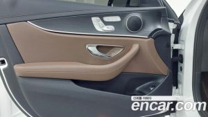 Mercedes-Benz E-Class E250 AMG Line 2023 года из Южной Кореи