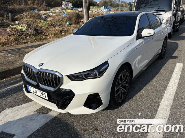 BMW 5-Series 520i M Sport 2025 года из Кореи