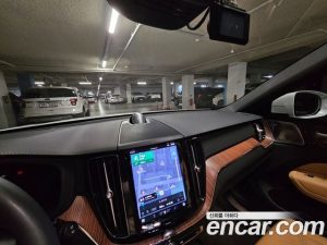 Volvo XC60 B5 Ultra Bright 2025 года из Южной Кореи