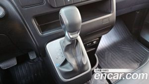 Hyundai Staria Tourer 11-Seater 2025 года из Южной Кореи