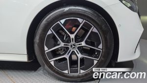 Mercedes-Benz E-Class E200 Avantgarde 2025 года из Южной Кореи
