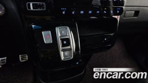 Hyundai Staria L3.5 Lounge 9-Seater 2025 года из Южной Кореи