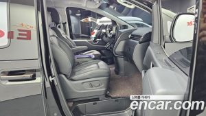 Hyundai Staria L3.5 Lounge 9-Seater 2025 года из Южной Кореи