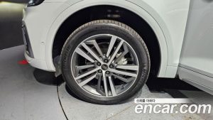 Audi Q5 40 TDI 4WD Premium 2023 года из Южной Кореи