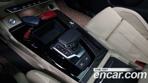 Audi Q5 40 TDI 4WD Premium 2023 года из Южной Кореи