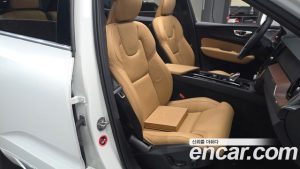 Volvo XC60 B5 Ultra Bright 2025 года из Южной Кореи