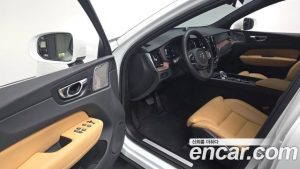 Volvo XC60 B5 Ultra Bright 2025 года из Южной Кореи