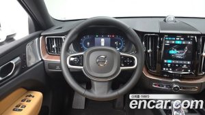 Volvo XC60 B5 Ultra Bright 2025 года из Южной Кореи