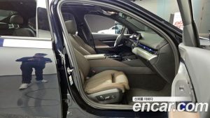 BMW 5-Series 520i M Sport 2024 года из Южной Кореи