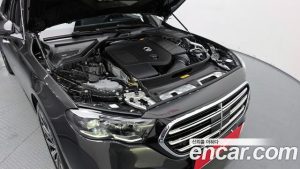 Mercedes-Benz E-Class E300 4MATIC Exclusive 2025 года из Южной Кореи