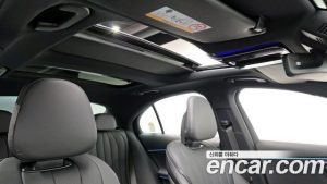 Mercedes-Benz E-Class E300 4MATIC Exclusive 2025 года из Южной Кореи