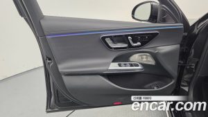 Mercedes-Benz E-Class E300 4MATIC Exclusive 2025 года из Южной Кореи