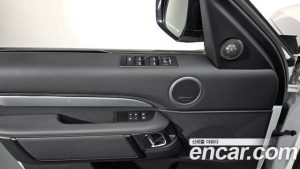 Land Rover Discovery P360 Dynamic HSE 2024 года из Южной Кореи