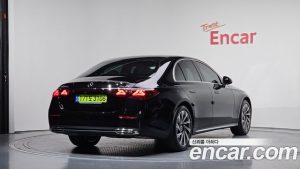 Mercedes-Benz E-Class E350e 4MATIC 2025 года из Южной Кореи