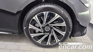 Mercedes-Benz E-Class E350e 4MATIC 2025 года из Южной Кореи