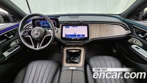Mercedes-Benz E-Class E350e 4MATIC 2025 года из Южной Кореи