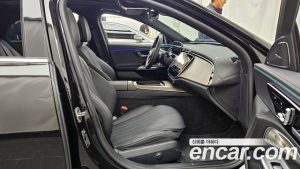 Mercedes-Benz E-Class E350e 4MATIC 2025 года из Южной Кореи