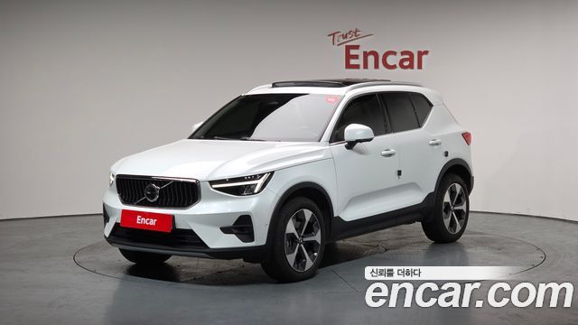 Volvo XC40 B4 ULTIMATE Bright 2023 года из Кореи